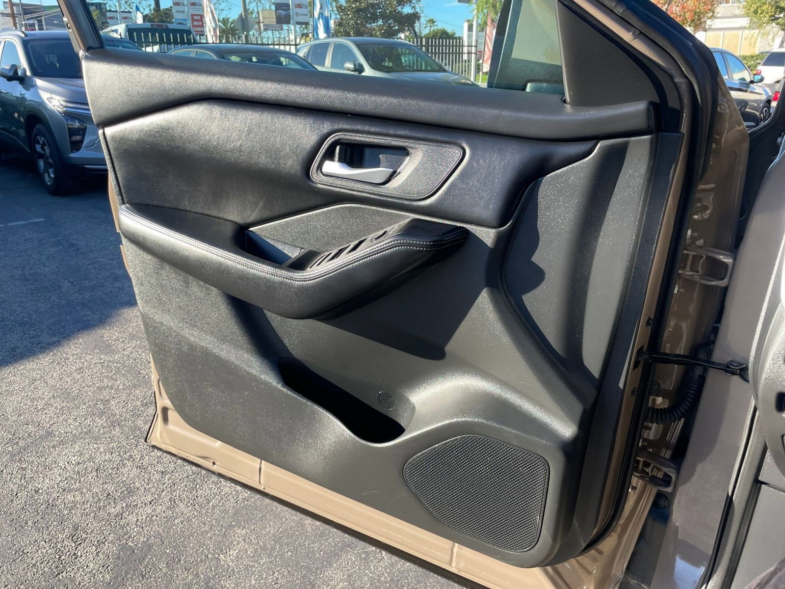 Used 2025 Nissan Rogue SV image 20