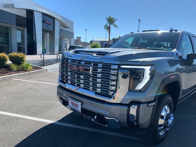 New 2026 GMC Sierra 3500 Denali w/ Denali Reserve Package AWD/4WD image 3