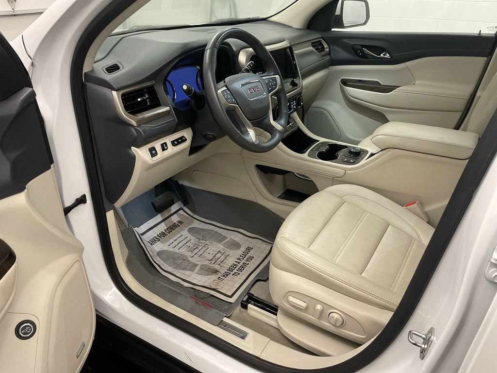 Used 2021 GMC Acadia Denali w/ Denali Technology Package FWD image 5