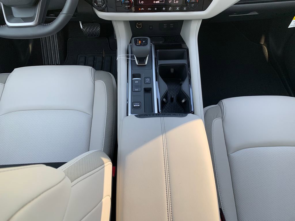 New 2026 Nissan Pathfinder SL image 16