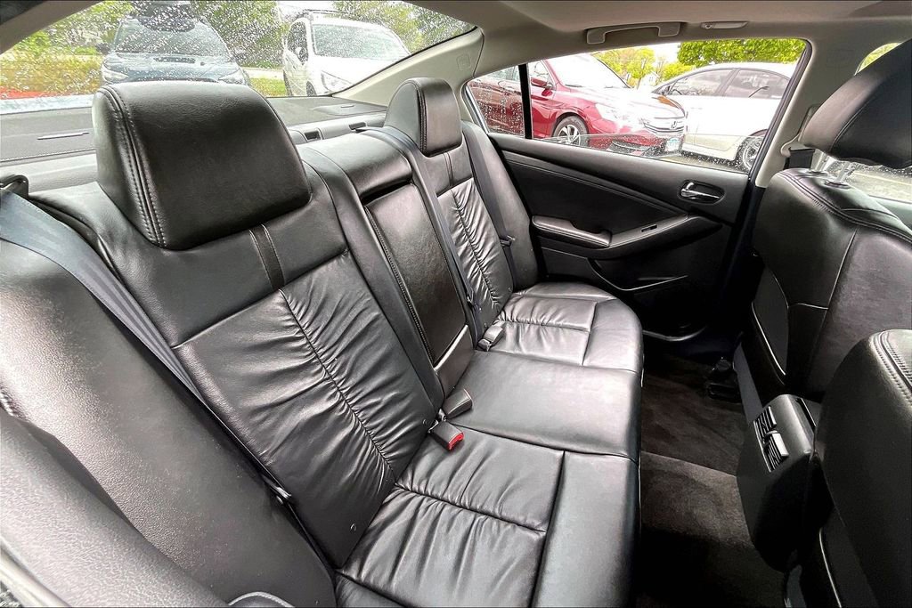 Used 2011 Nissan Altima 3.5 SR w/ 3.5SR Premium Pkg FWD image 30