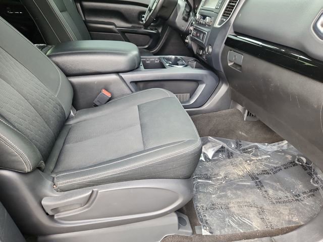 Used 2018 Nissan Titan SV w/ SV Convenience Package image 13