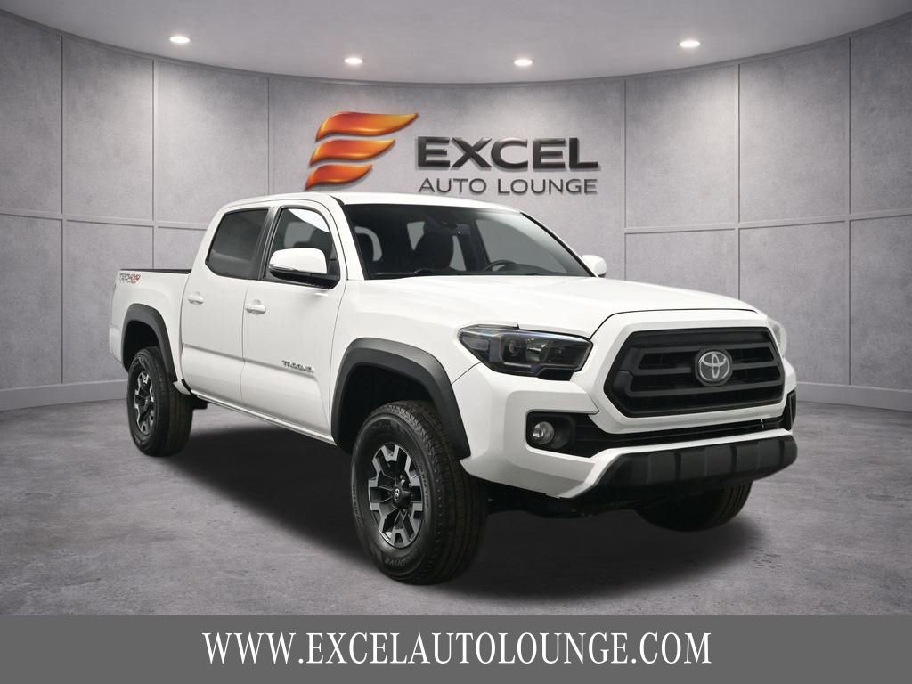 Used 2023 Toyota Tacoma TRD Off-Road w/ Technology Package AWD/4WD image 11