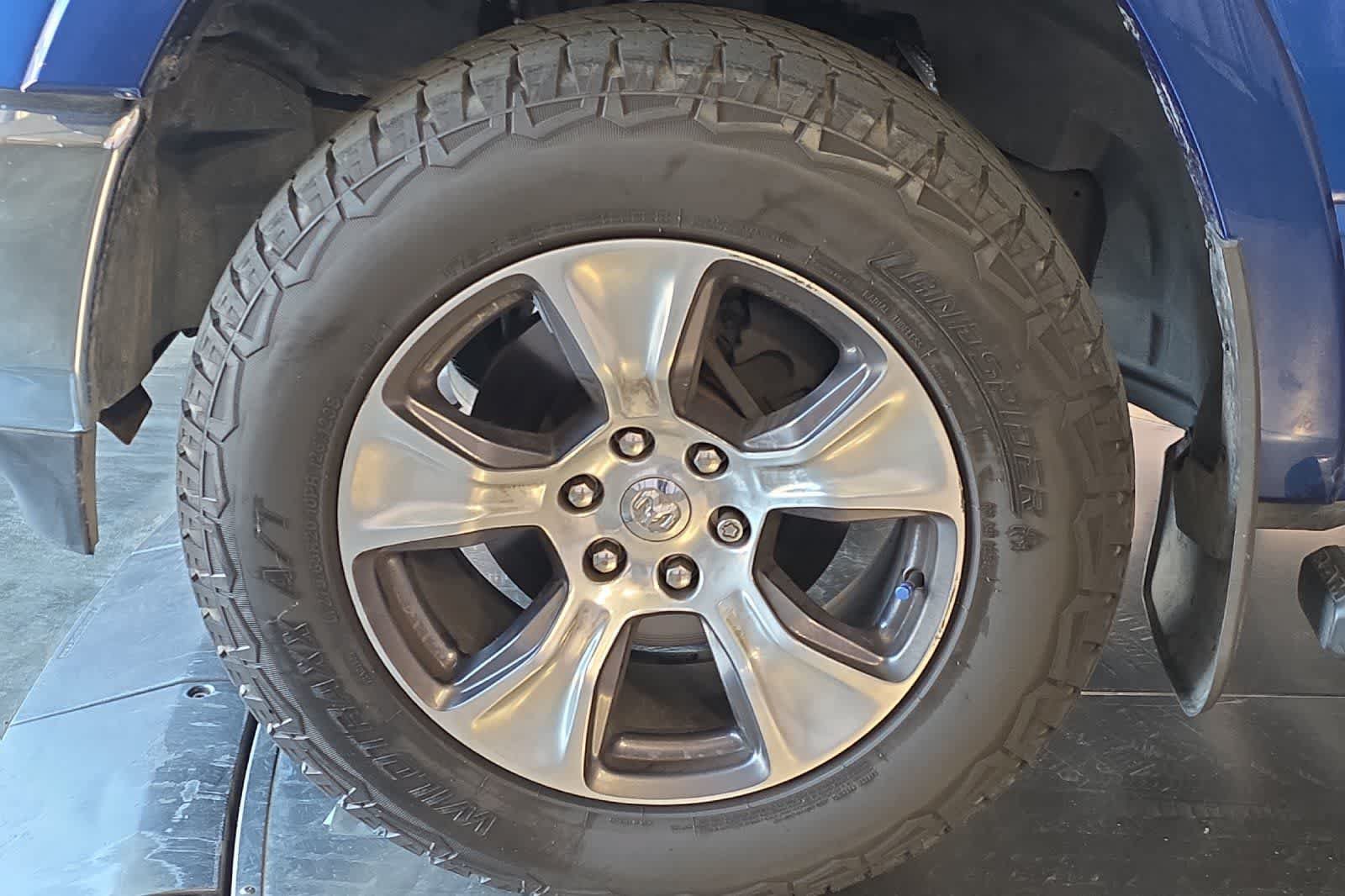 Used 2019 RAM 1500 Laramie RWD image 12