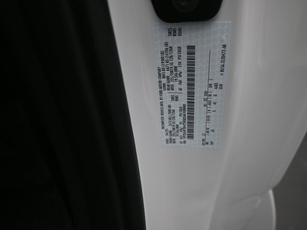 New 2025 Ford F550 4x4 Regular Cab Super Duty image 9