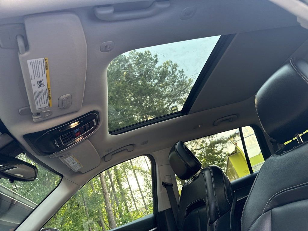 Used 2022 Jeep Grand Cherokee L Limited image 9