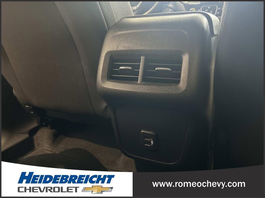 Used 2023 Chevrolet Equinox LS FWD image 17