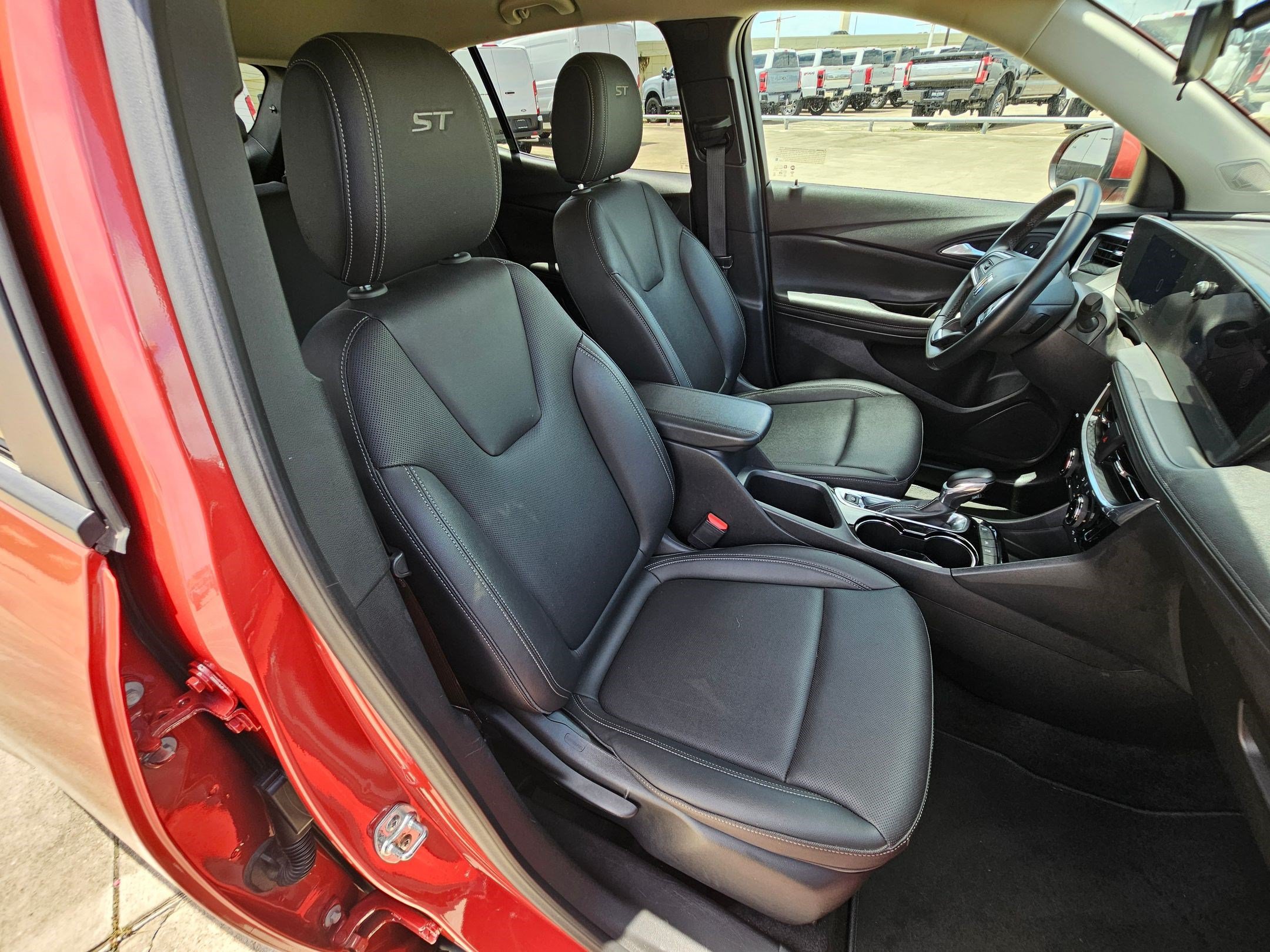 Used 2024 Buick Encore GX Sport Touring FWD image 31