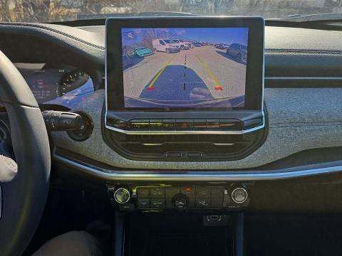 Used 2024 Jeep Compass Latitude w/ Sun and Sound Group image 21