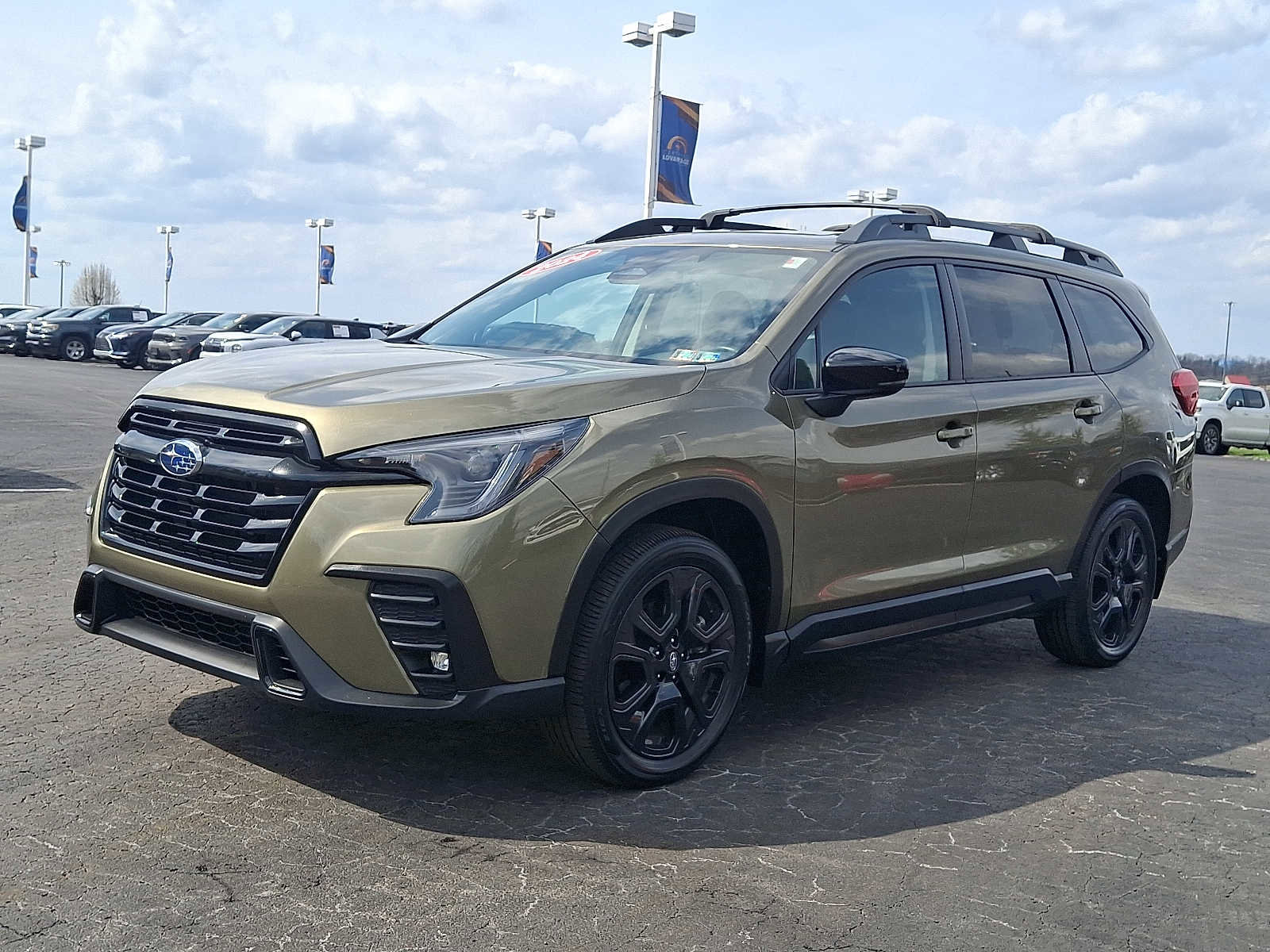 Used 2024 Subaru Ascent Onyx Edition image 3