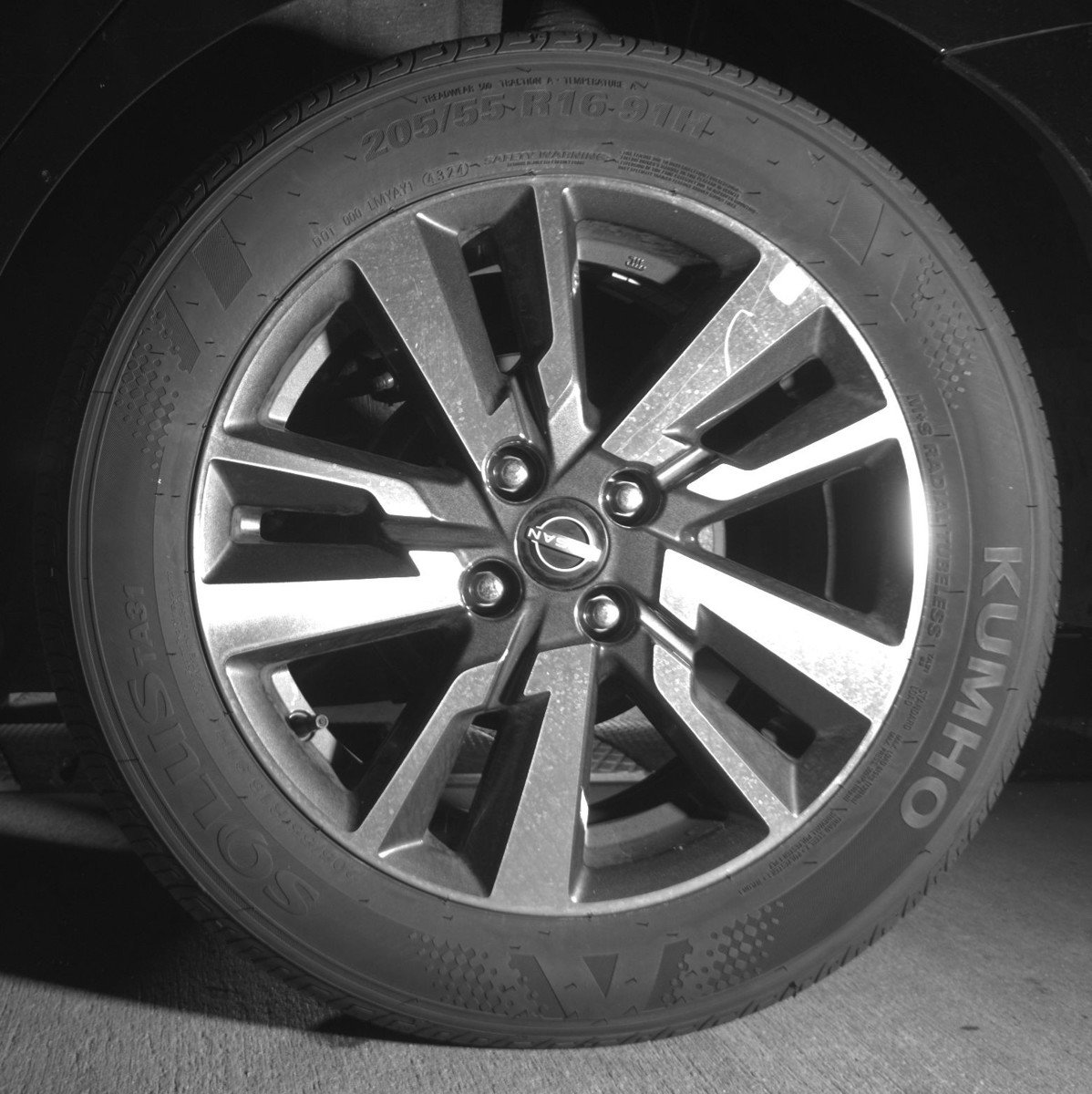 Used 2025 Nissan Versa SV image 14