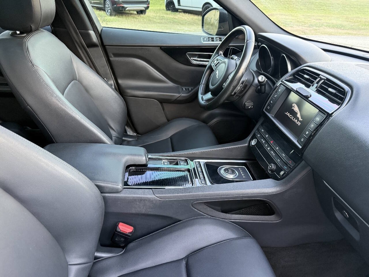 Used 2018 Jaguar F-PACE Premium AWD/4WD image 31