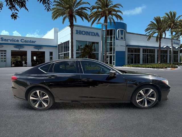 Used 2025 Acura TLX w/ Technology Package FWD image 9