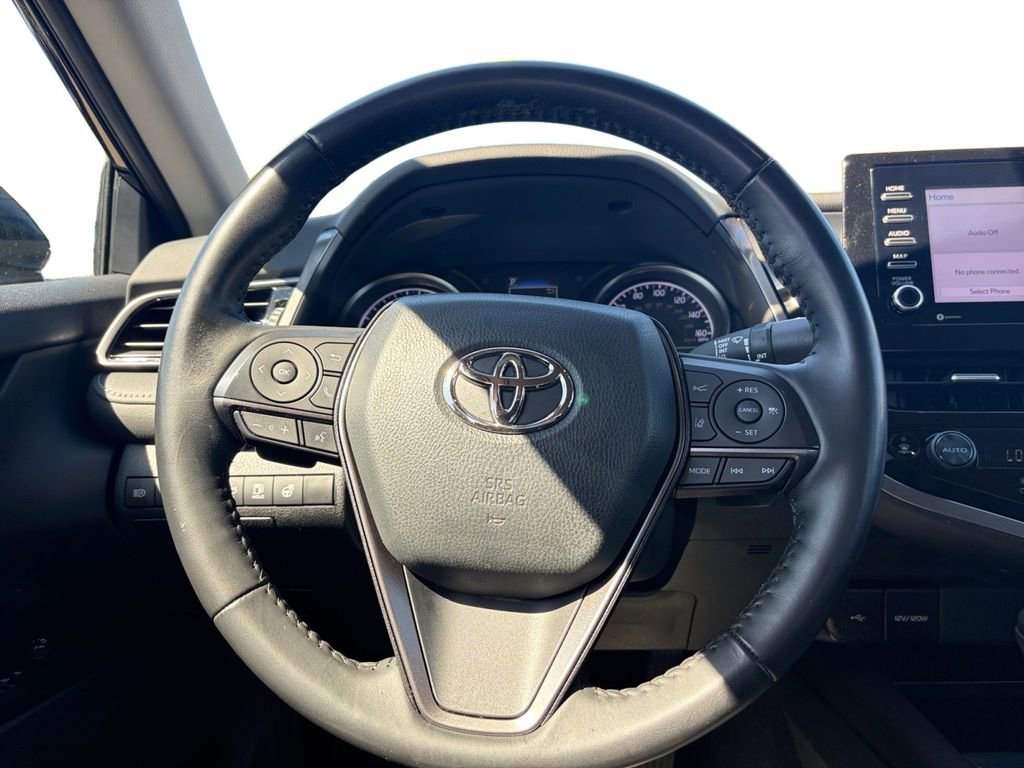 Used 2023 Toyota Camry SE w/ Cold Weather Package FWD image 13