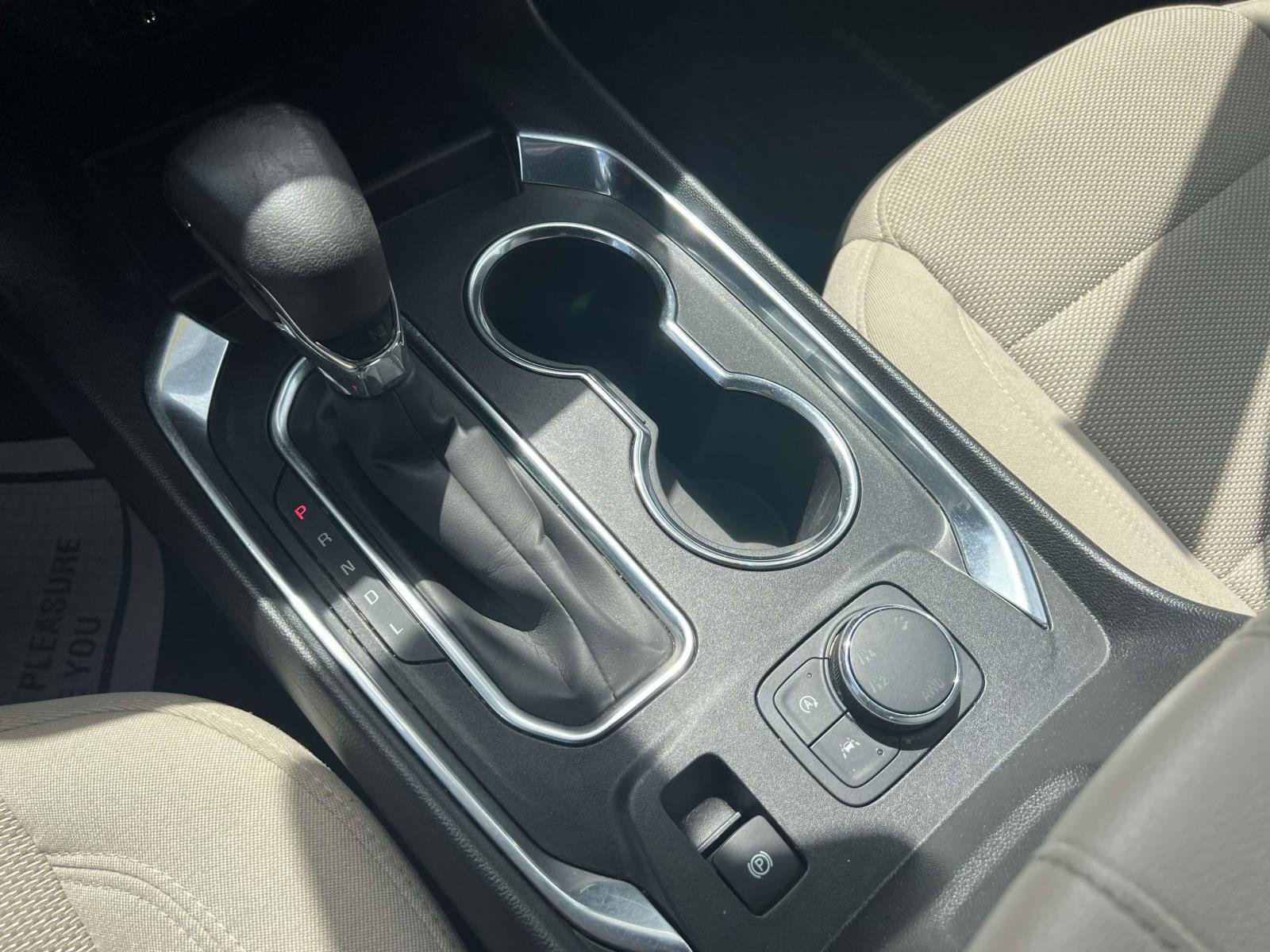 Used 2023 Chevrolet Traverse LS image 23