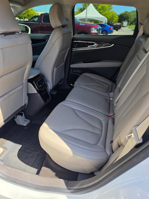 Used 2022 Lincoln Nautilus Reserve FWD image 4