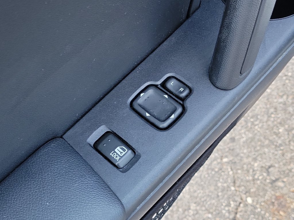 Used 2014 MAZDA MX-5 Miata Sport RWD image 9
