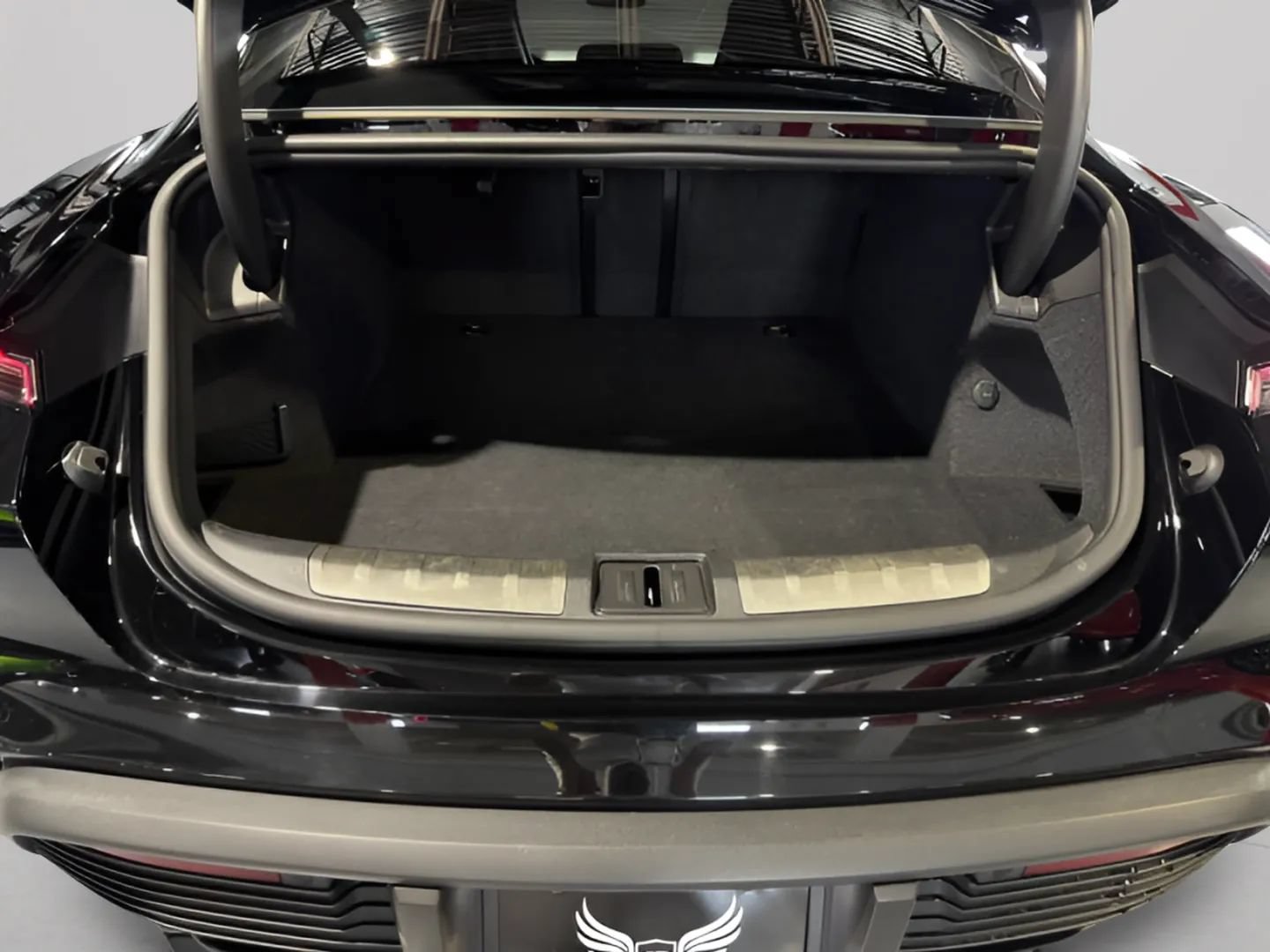Used 2021 Porsche Taycan 4S w/ Premium Package AWD/4WD image 18