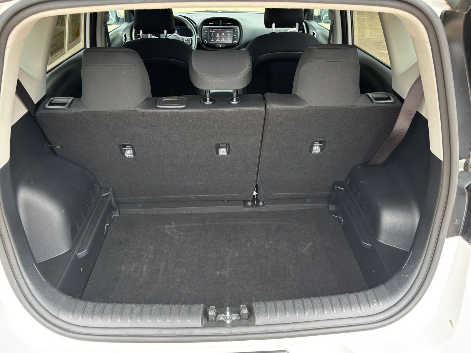 Used 2025 Kia Soul LX w/ LX Technology Package image 34