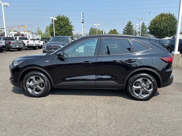 Used 2025 Ford Escape ST-Line Select AWD/4WD image 2