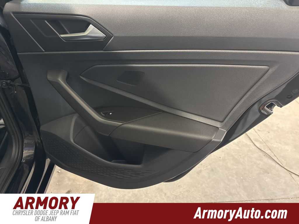 Used 2024 Volkswagen Jetta SE image 29