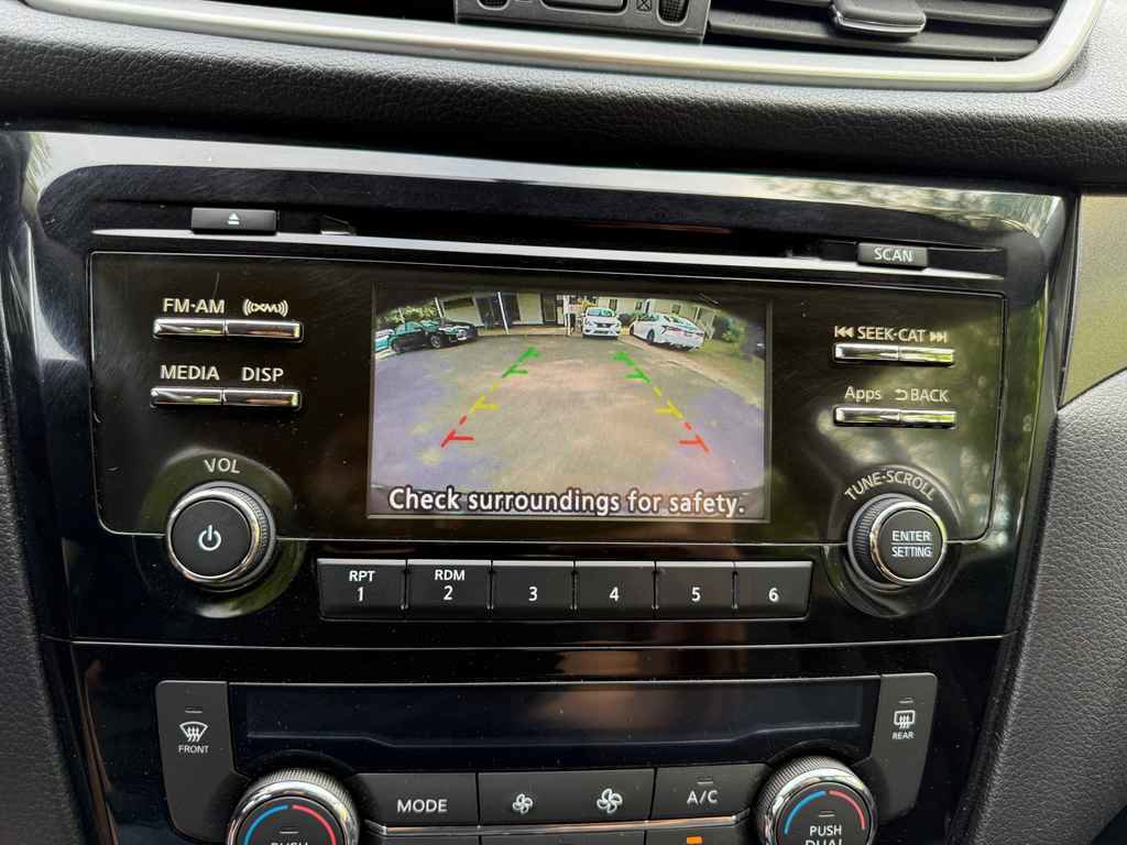 Used 2016 Nissan Rogue SV FWD image 15