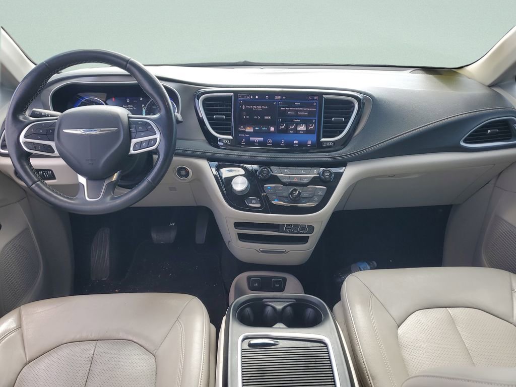 Used 2021 Chrysler Pacifica Touring-L FWD image 12