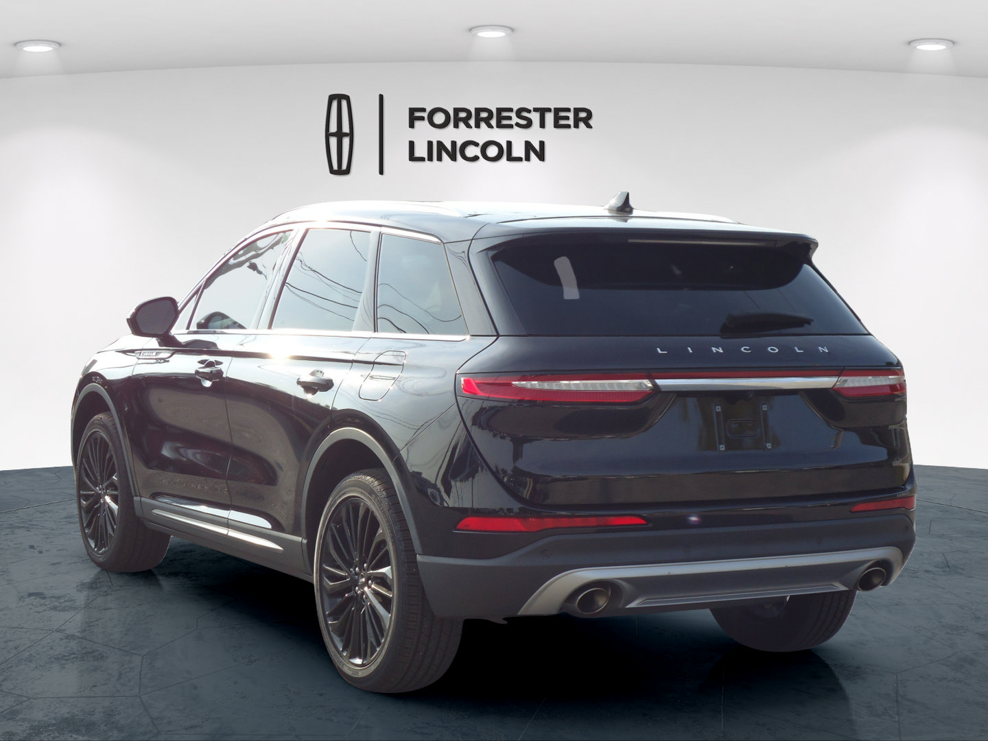 Used 2022 Lincoln Corsair AWD w/ Equipment Group 101A image 5