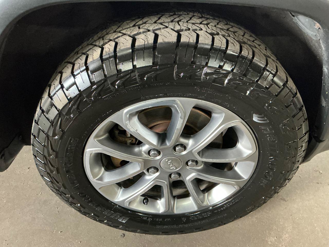 Used 2015 Jeep Grand Cherokee Limited w/ Trailer Tow Group IV AWD/4WD image 26
