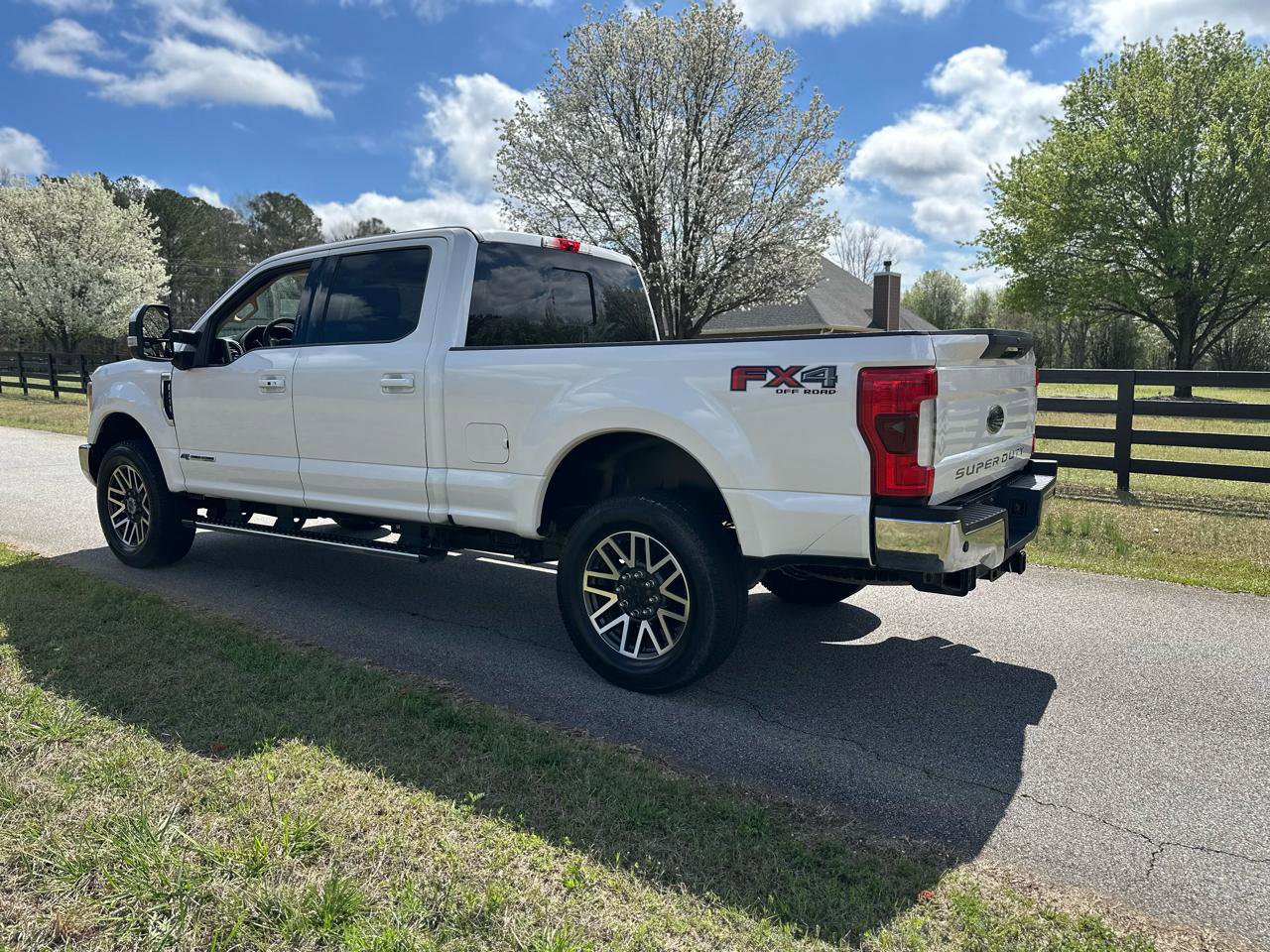 Used 2017 Ford F250 Lariat w/ Lariat Ultimate Package AWD/4WD image 8