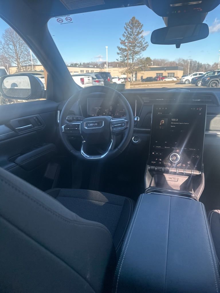 Used 2025 GMC Terrain Elevation image 11