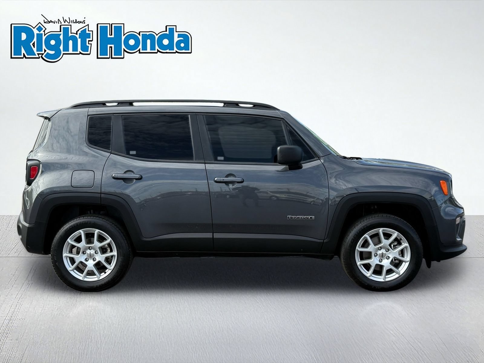Used 2022 Jeep Renegade Latitude w/ Convenience Group AWD/4WD image 9