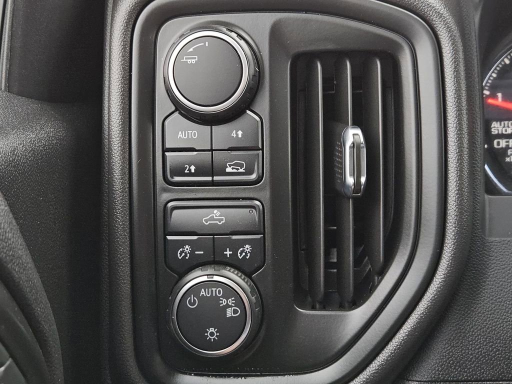 Used 2022 Chevrolet Silverado 1500 Custom image 17