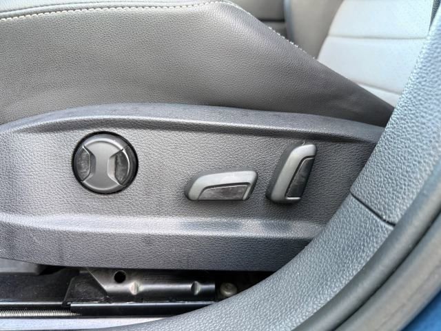 Used 2015 Volkswagen Golf TDI SEL w/ Lighting Package (SEL) image 38