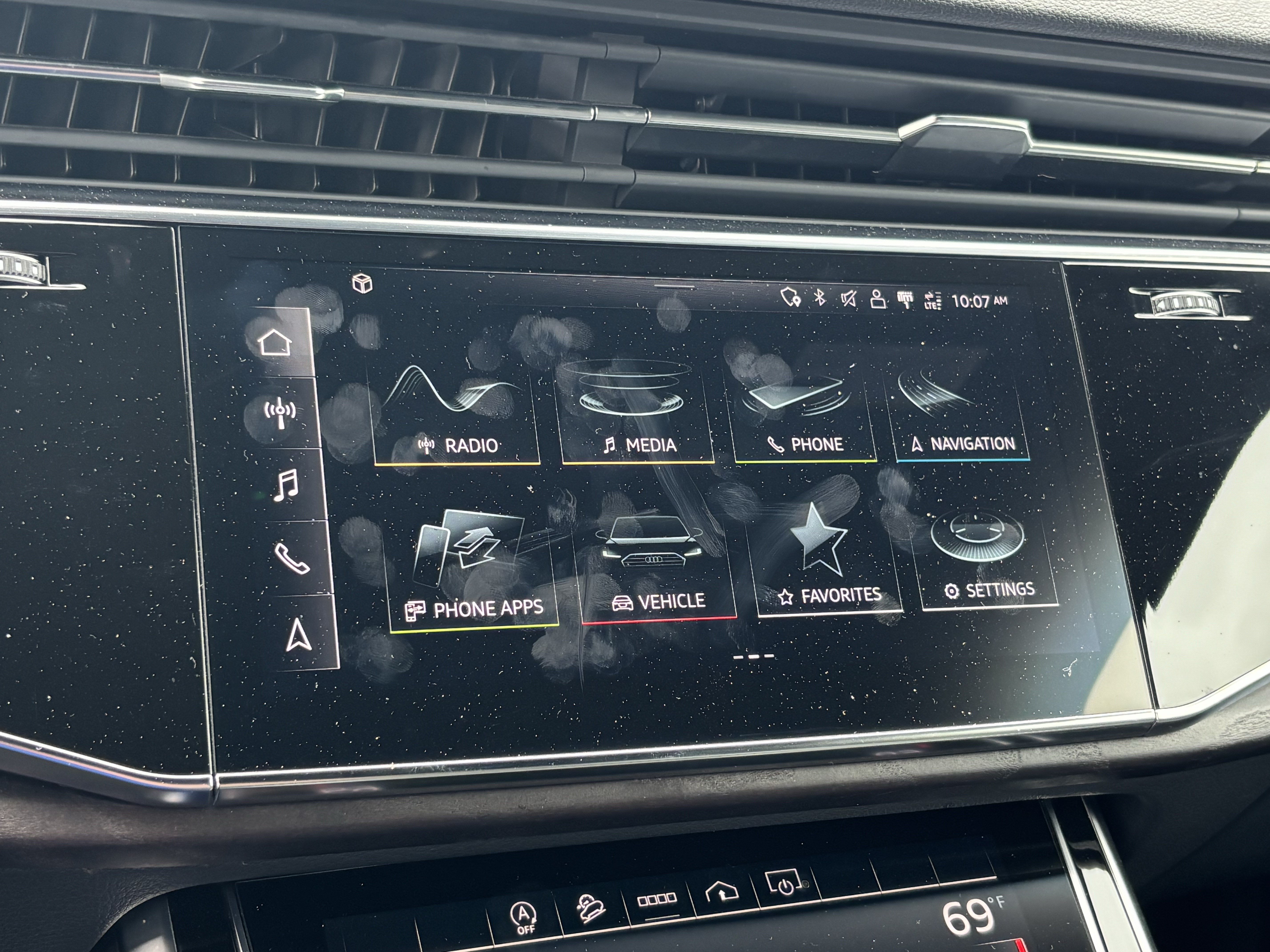 Used 2022 Audi Q7 2.0T Premium Plus w/ Premium Plus Package AWD/4WD image 25