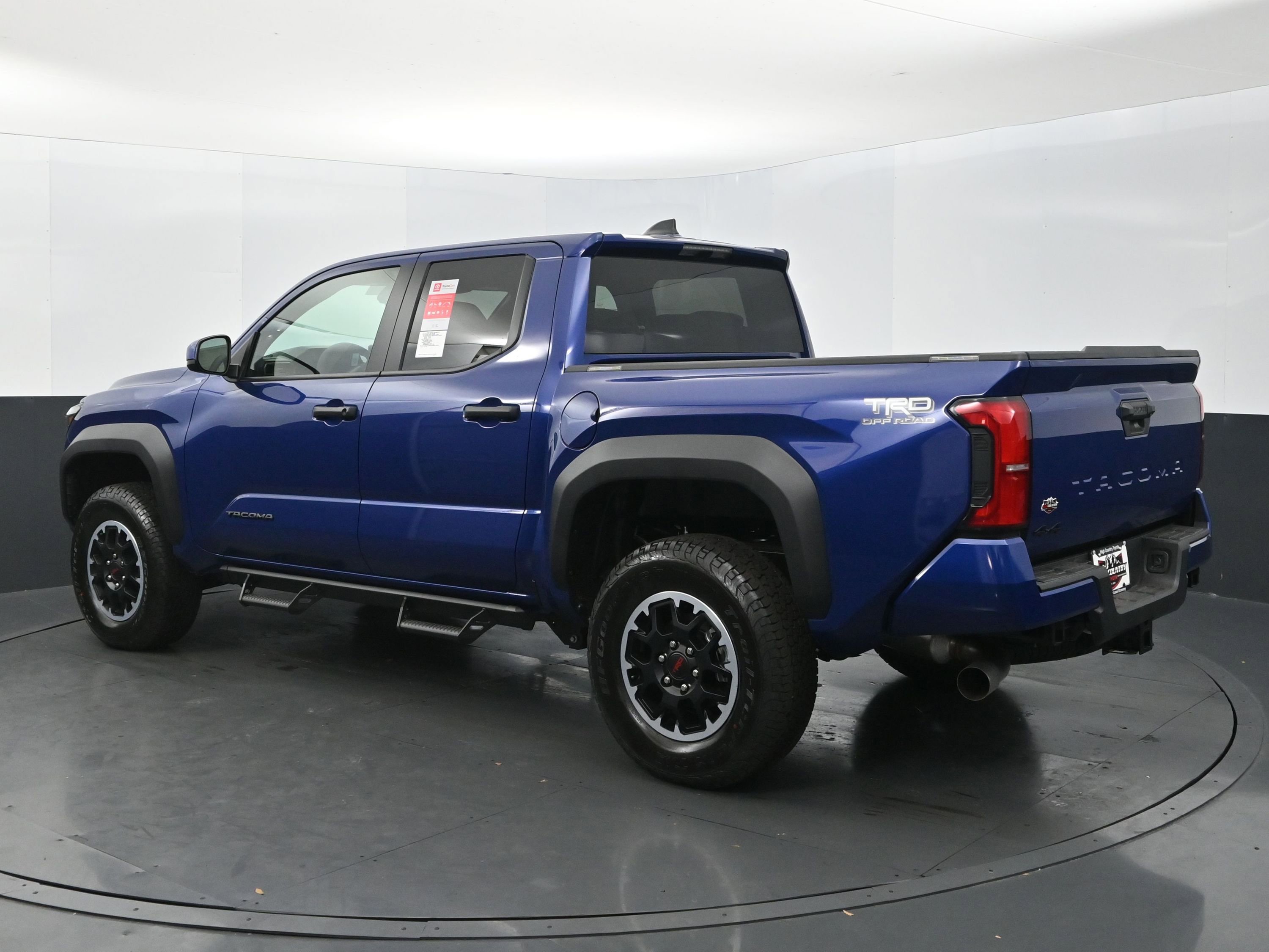 Used 2025 Toyota Tacoma TRD Off-Road image 3