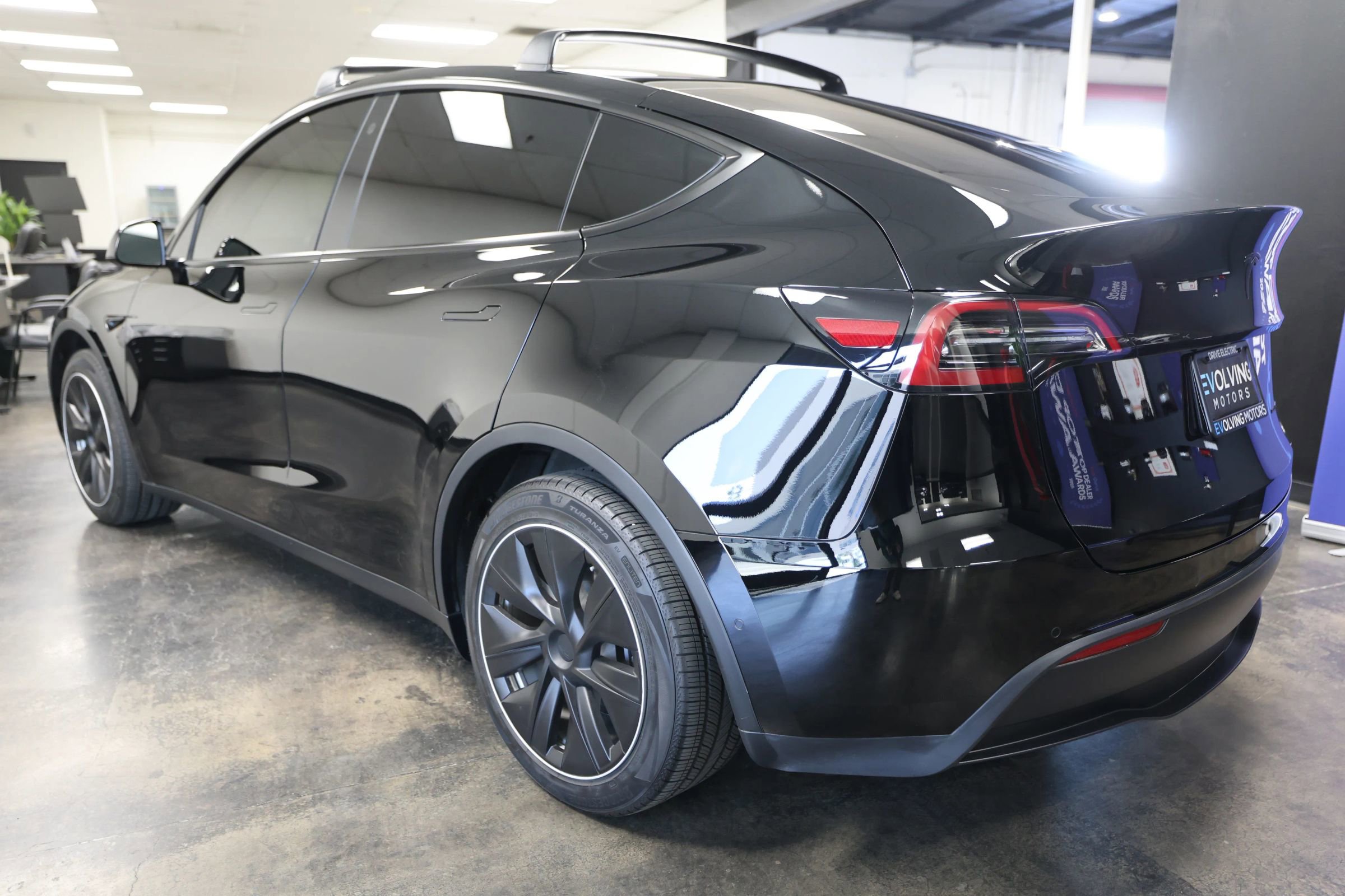 Used 2021 Tesla Model Y Long Range image 10