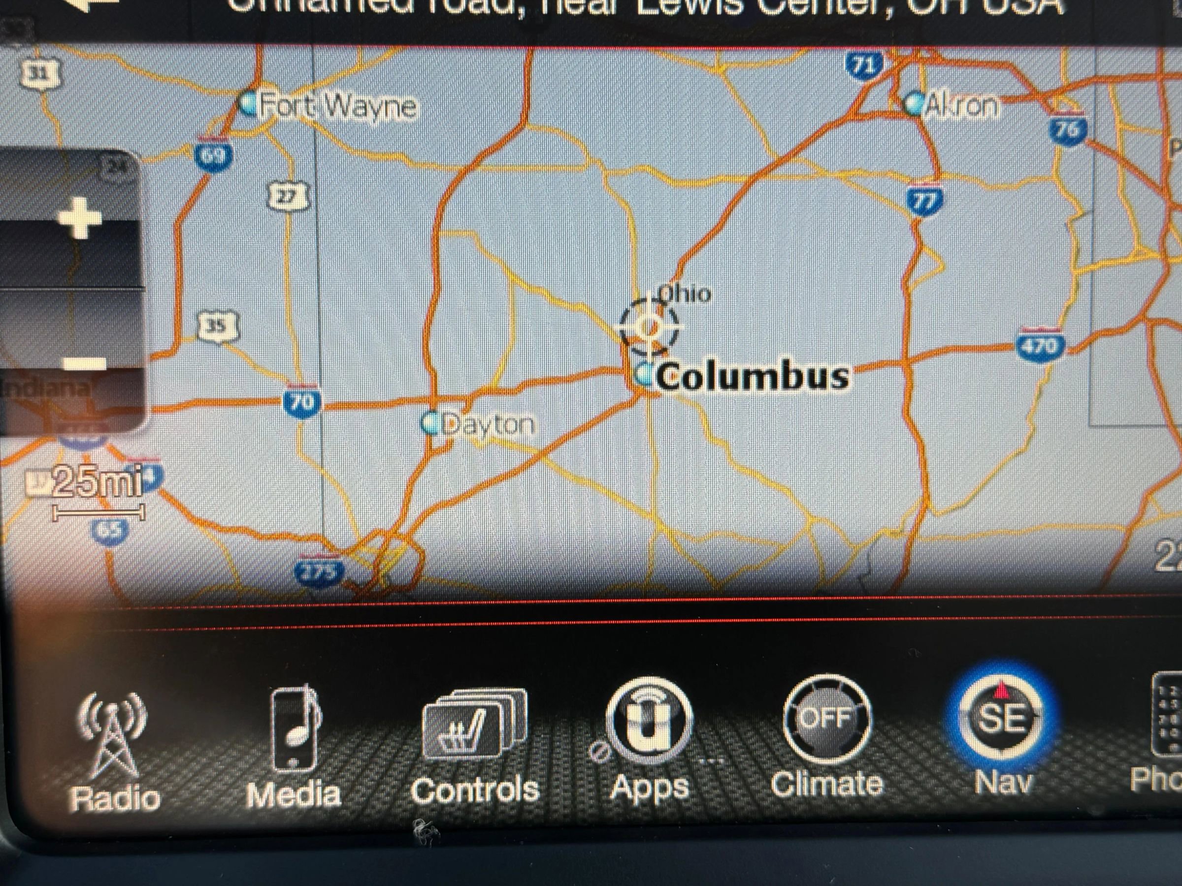 Used 2017 Jeep Cherokee Overland w/ Technology Group image 21