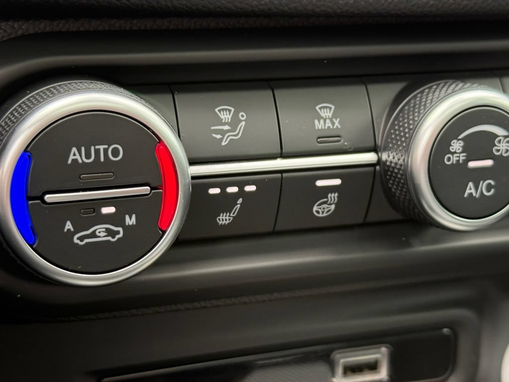 Used 2022 Alfa Romeo Giulia Veloce AWD/4WD image 19