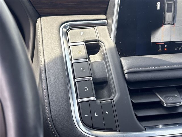 Certified 2023 Chevrolet Suburban High Country w/ Advanced Technology Package AWD/4WD image 15