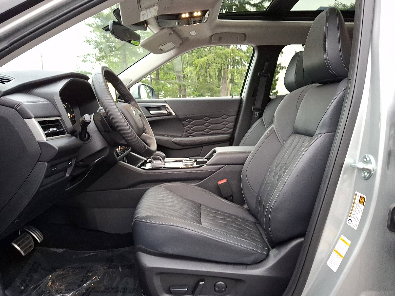 Used 2025 Mitsubishi Outlander SEL AWD/4WD image 14
