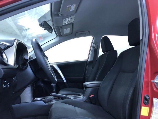 Used 2015 Toyota RAV4 LE image 19