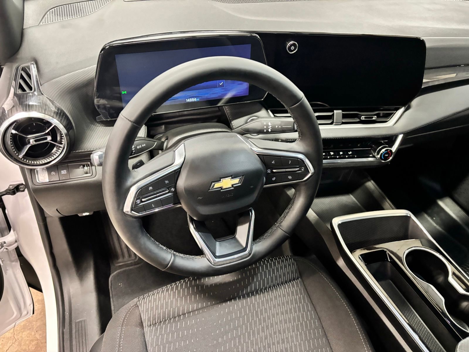 Used 2025 Chevrolet Equinox LT FWD image 15