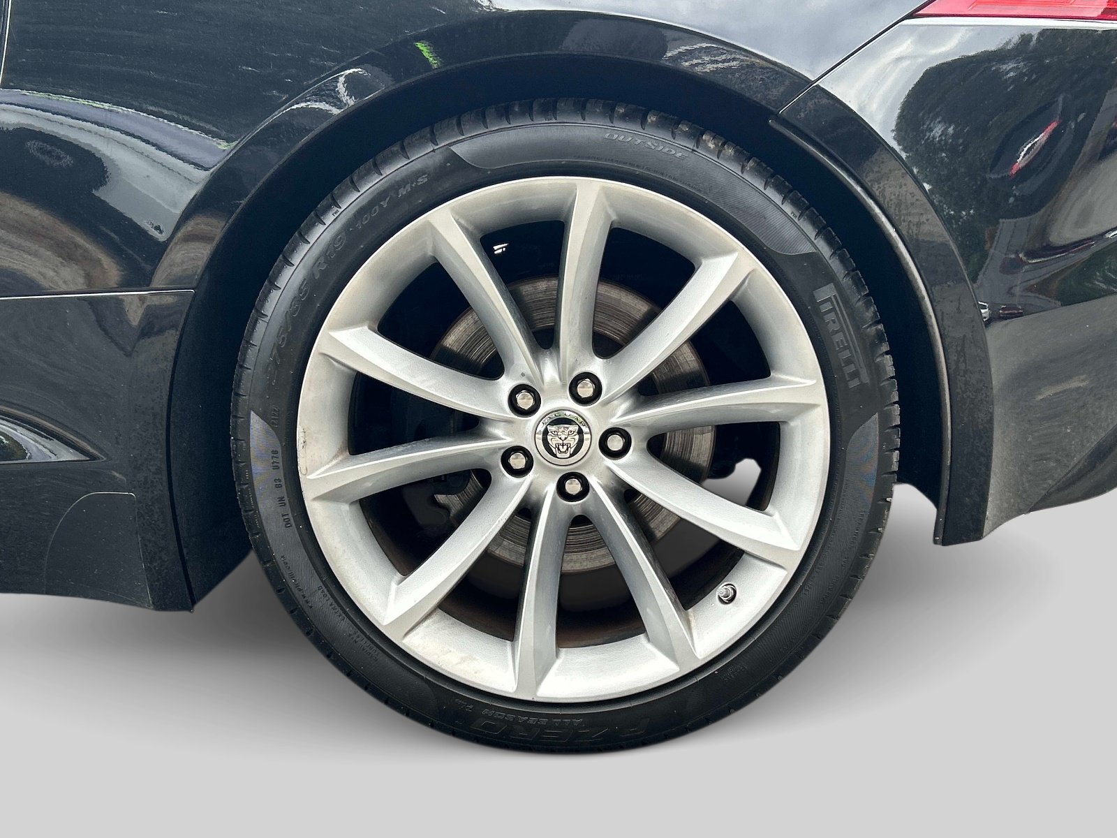 Used 2014 Jaguar F-TYPE S RWD image 9