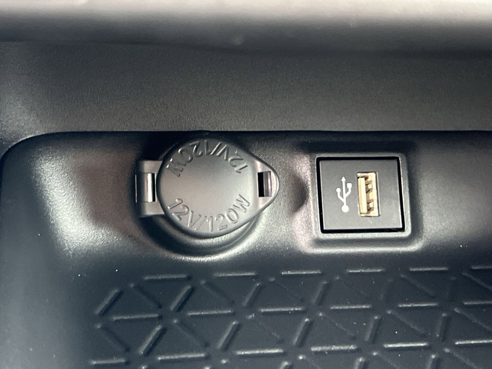 New 2025 Toyota RAV4 XLE image 25