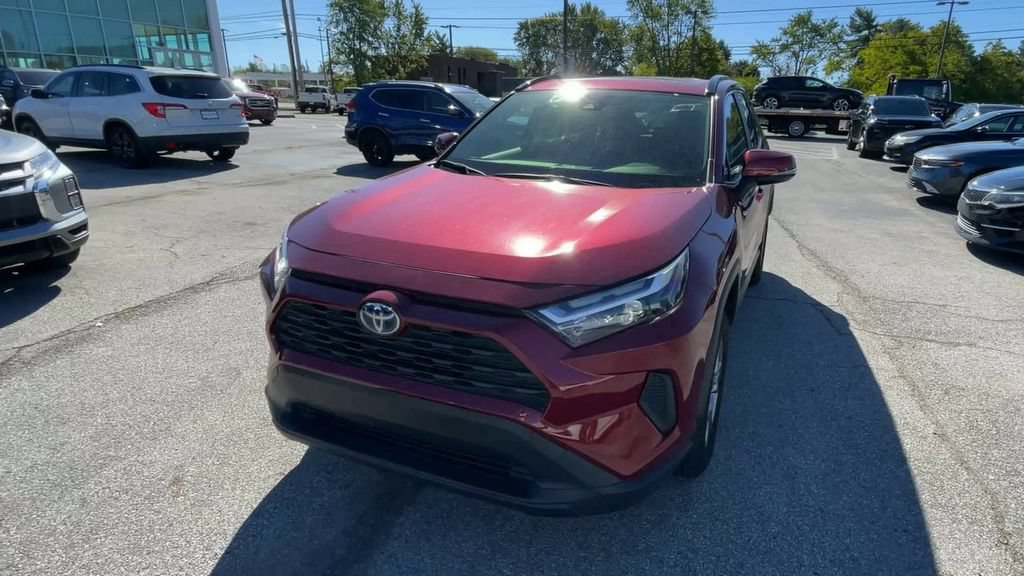 Used 2022 Toyota RAV4 XLE w/ Convenience Package AWD/4WD image 5