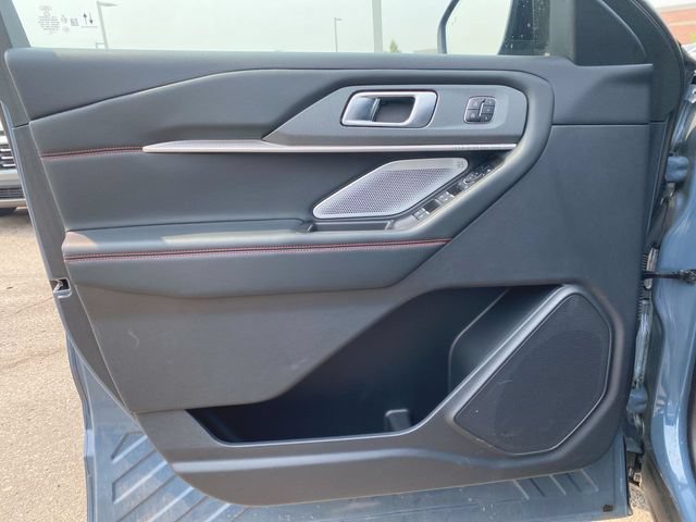 Used 2025 Ford Explorer ST AWD/4WD image 22