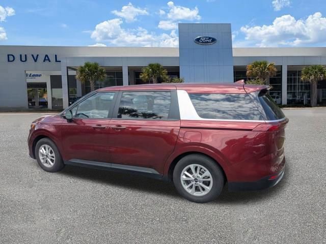 Used 2024 Kia Carnival LX FWD image 7