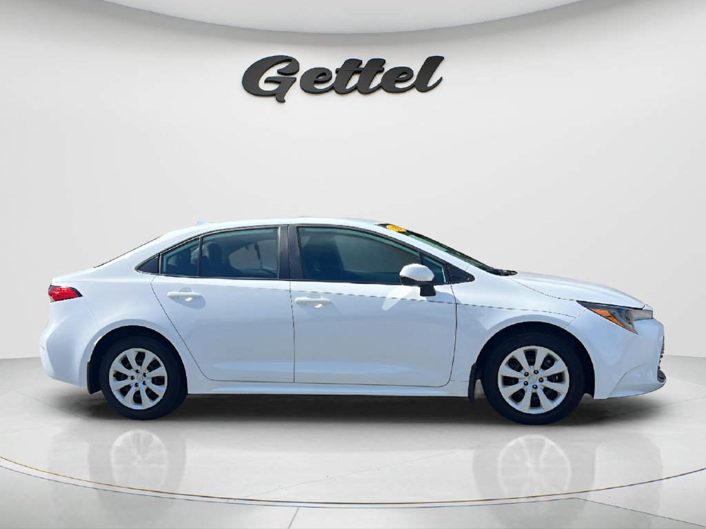 Used 2025 Toyota Corolla LE FWD image 4