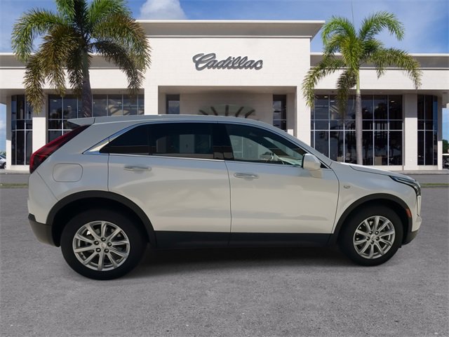Certified 2023 Cadillac XT4 Luxury w/ Cold Weather Package image 16